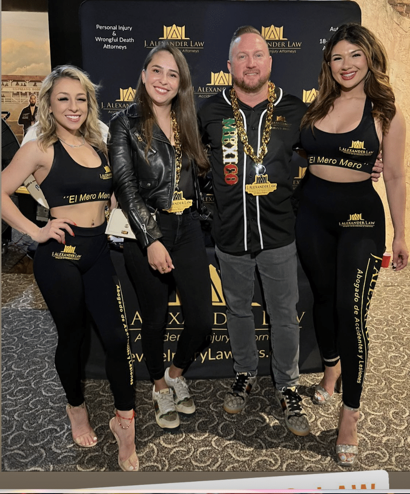 Patrocinio de boxeo El Mero Mero en la pelea del Cinco de Mayo en Dallas